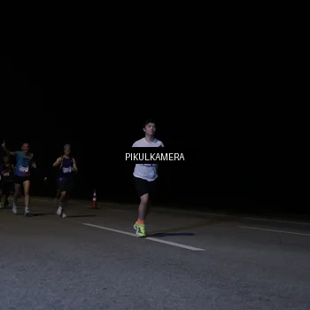 Runner Photo 7519111