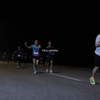 Runner Photo 7519122
