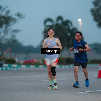 Runner Photo 7519135