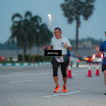 Runner Photo 7519240