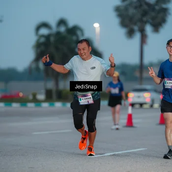 Runner Photo 7519247