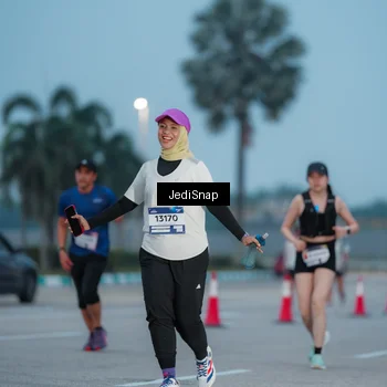 Runner Photo 7519428