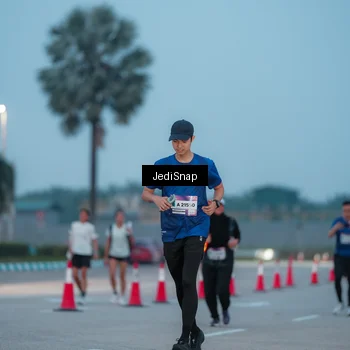 Runner Photo 7519460