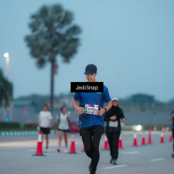 Runner Photo 7519461
