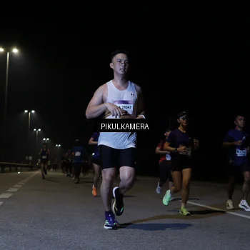 Runner Photo 7519550