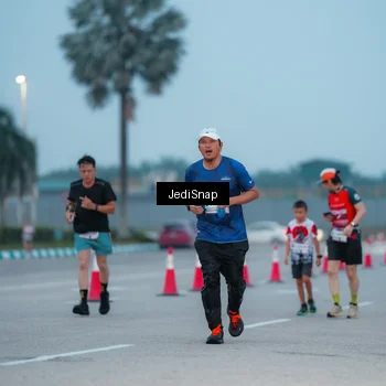 Runner Photo 7519580