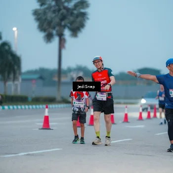 Runner Photo 7519597