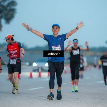 Runner Photo 7519640