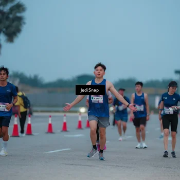 Runner Photo 7519844