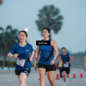 Runner Photo 7520076