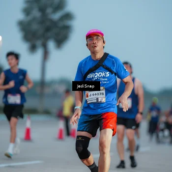 Runner Photo 7520086