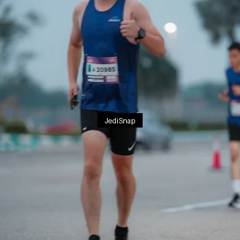 Runner Photo 7520109