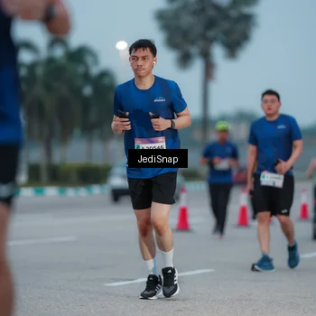 Runner Photo 7520117