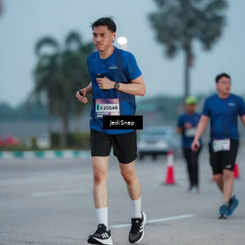 Runner Photo 7520124