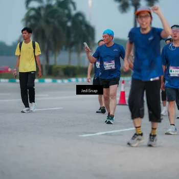 Runner Photo 7520200