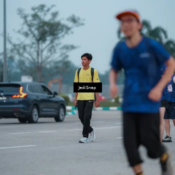 Runner Photo 7520203