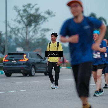Runner Photo 7520204