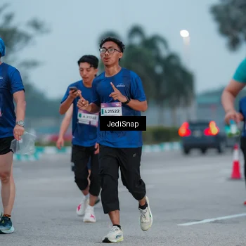 Runner Photo 7520210