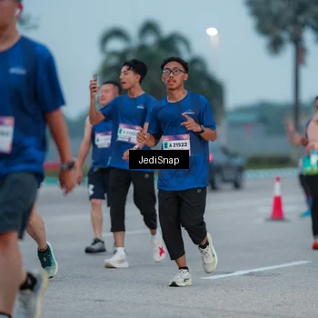 Runner Photo 7520211