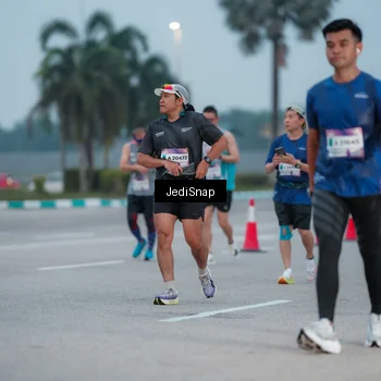 Runner Photo 7520246