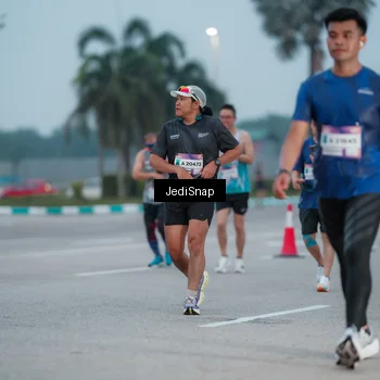 Runner Photo 7520253