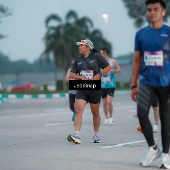 Runner Photo 7520254