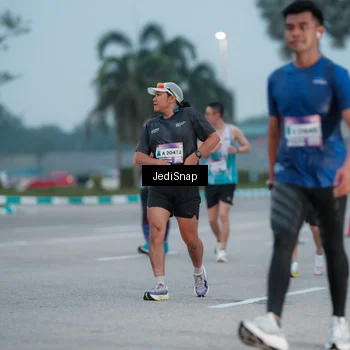 Runner Photo 7520256