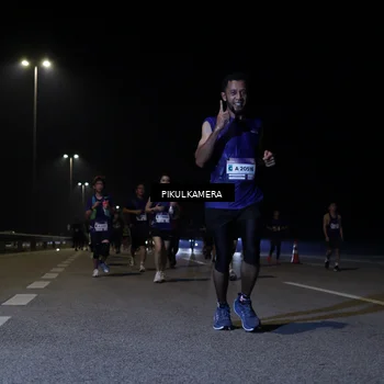 Runner Photo 7520275