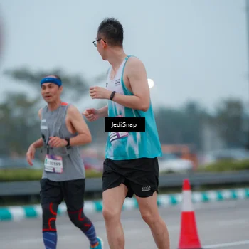 Runner Photo 7520285
