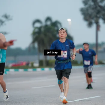 Runner Photo 7520290