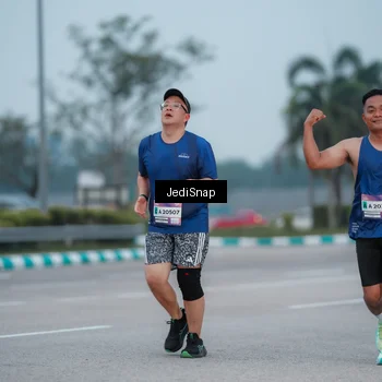 Runner Photo 7520293