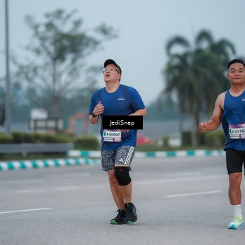Runner Photo 7520294