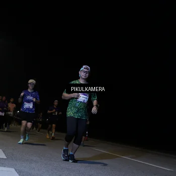 Runner Photo 7520333