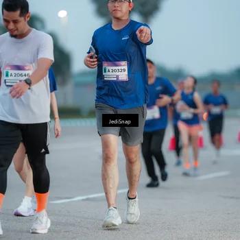 Runner Photo 7520345