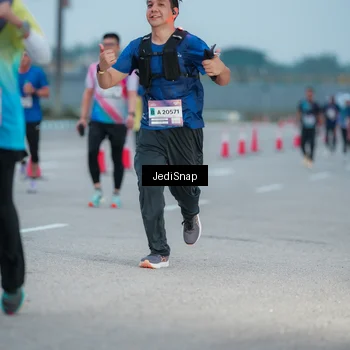 Runner Photo 7520394