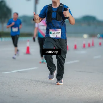 Runner Photo 7520402