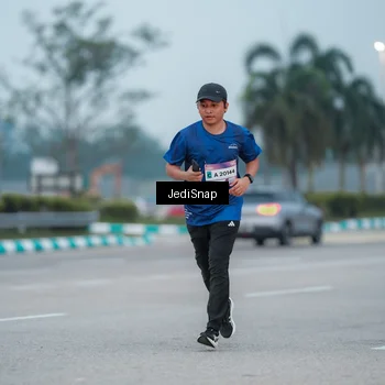 Runner Photo 7520453