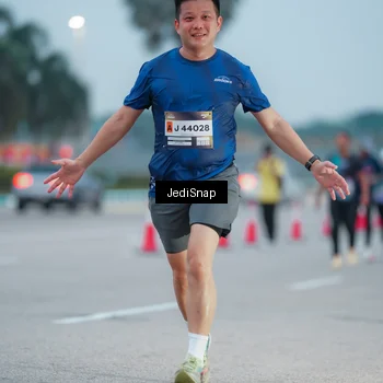 Runner Photo 7520459