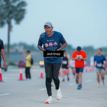 Runner Photo 7520471
