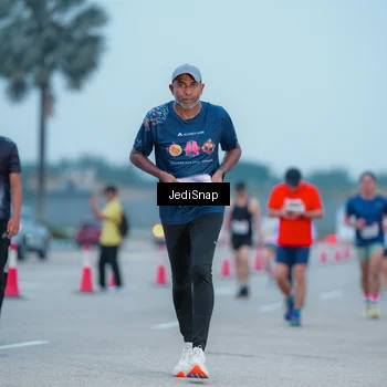 Runner Photo 7520473
