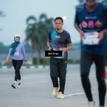 Runner Photo 7520488
