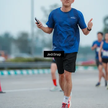 Runner Photo 7520596