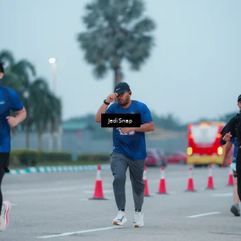 Runner Photo 7520659