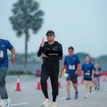 Runner Photo 7520660