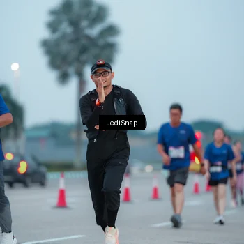 Runner Photo 7520664