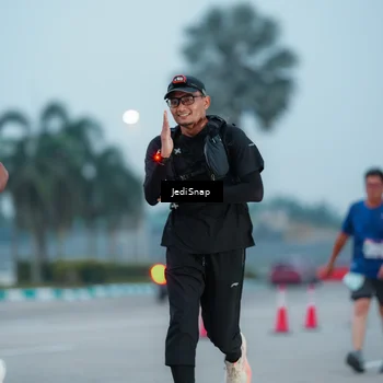 Runner Photo 7520674