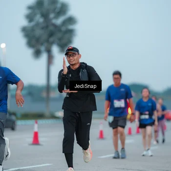 Runner Photo 7520680
