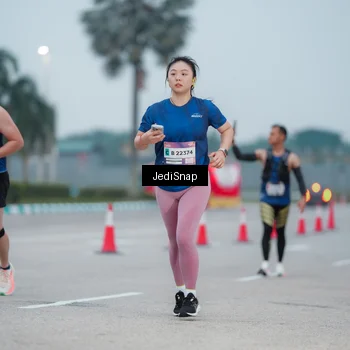 Runner Photo 7520693