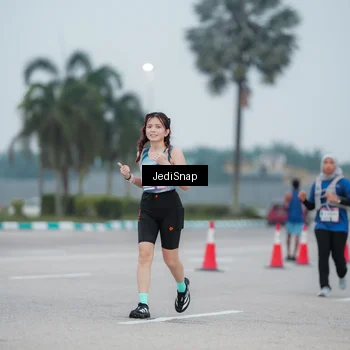 Runner Photo 7520773