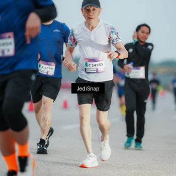 Runner Photo 7520810